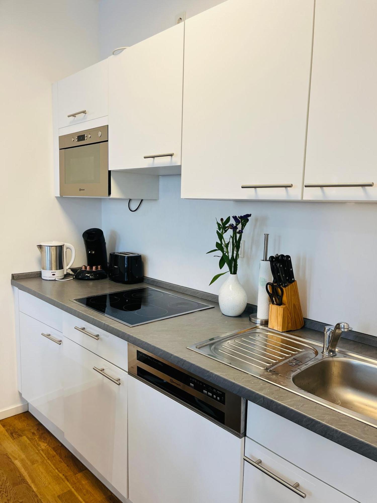 Modern Apartment In Mitte Берлин Екстериор снимка